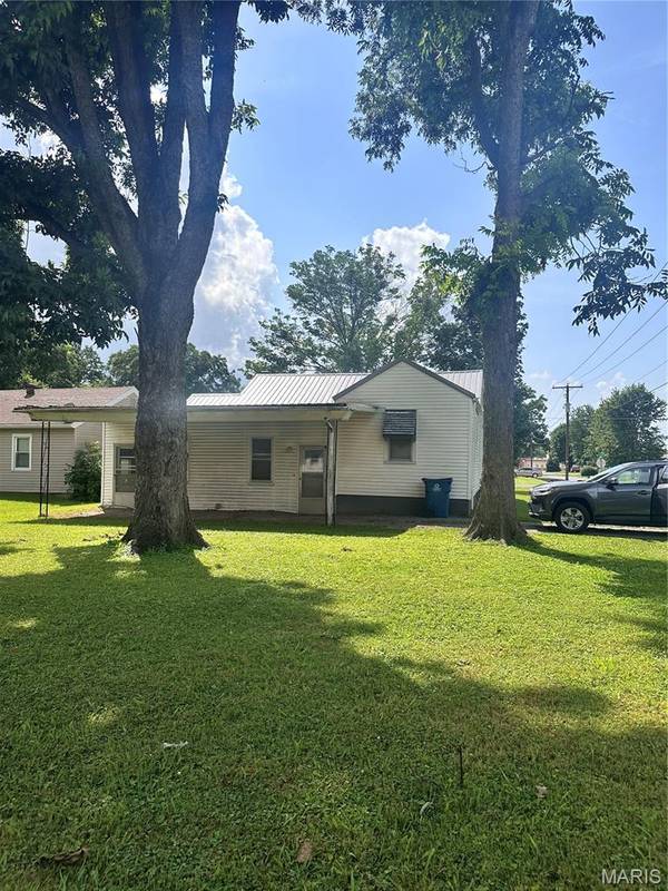 602 S Third ST, Chaffee, MO 63740