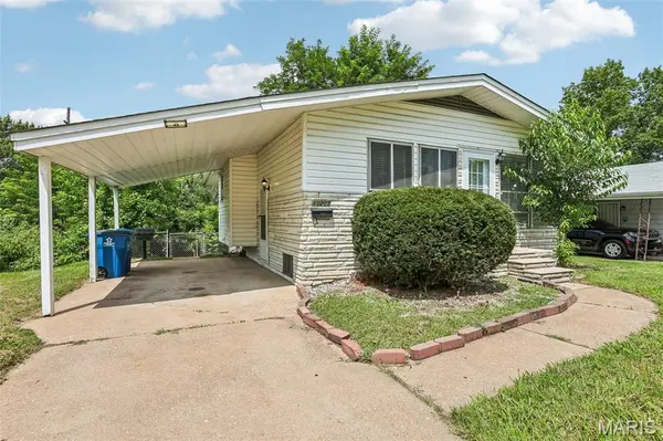 10205 Gourock DR, St Louis, MO 63137