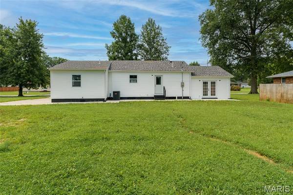 2431 Pine ST, Granite City, IL 62040