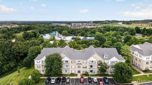 5 Monarch Trace CT #108, Chesterfield, MO 63017