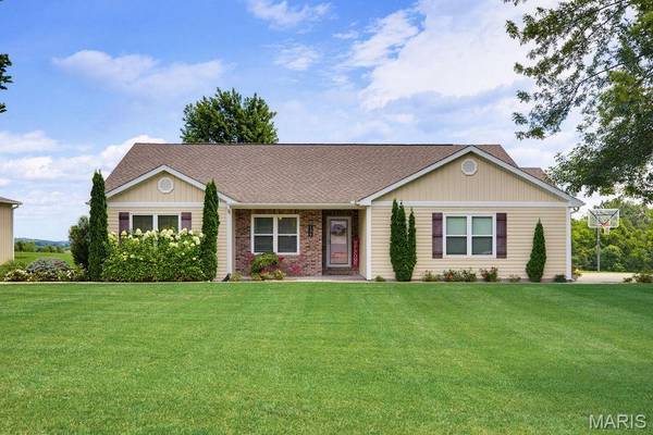 136 Raspberry LN, Jackson, MO 63755