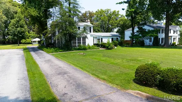 5 Lindworth DR, Ladue, MO 63124