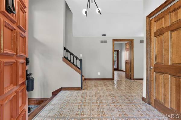 11441 Ladue RD, St Louis, MO 63141