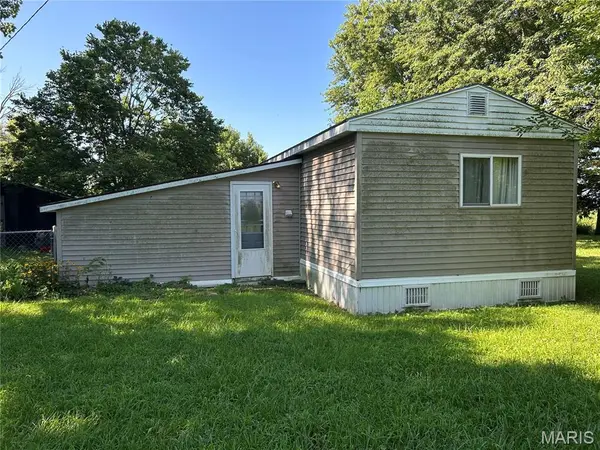 455 E 2590 AVE, Ramsey, IL 62080