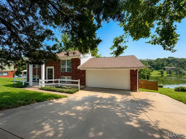 3660 W Lakeview DR, House Springs, MO 63051