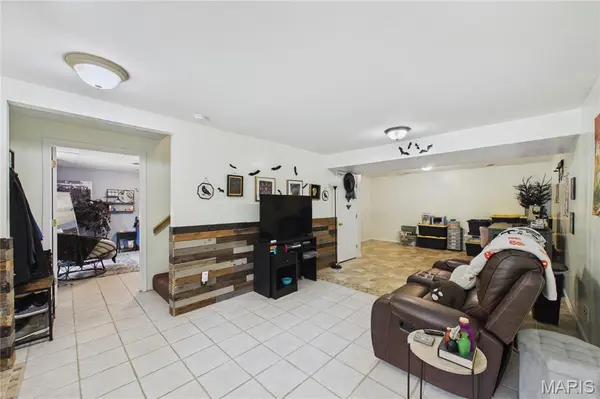 1031 Palmer LN, Imperial, MO 63052