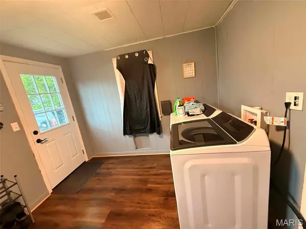 606 Park ST, Willow Springs, MO 65793