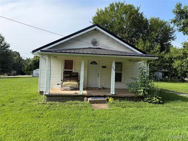 606 Park ST, Willow Springs, MO 65793