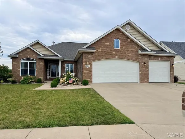268 Gabrielle CIR, Bethalto, IL 62010