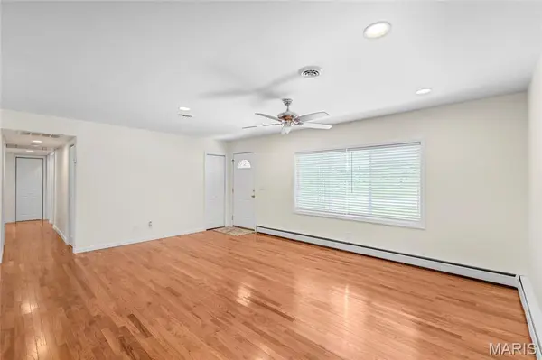317 Vasel DR, Fenton, MO 63026