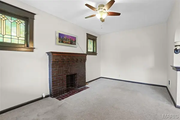 4417 Eichelberger ST, St Louis, MO 63116