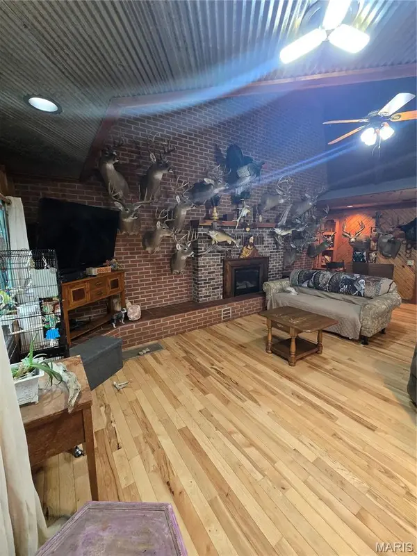 6405 State Route Mm, Birch Tree, MO 65438