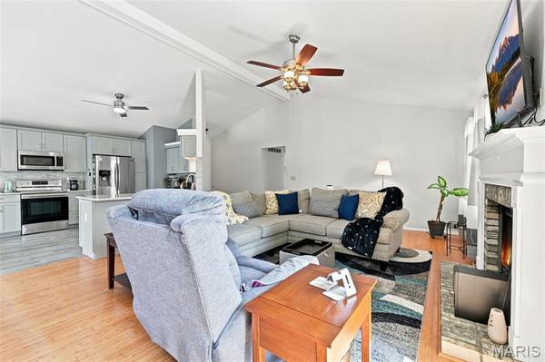 3946 Salvation RD, Florissant, MO 63034