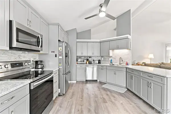 3946 Salvation RD, Florissant, MO 63034