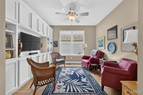 571 Owls Perch DR, Lake St Louis, MO 63367