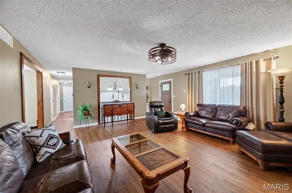 23301 Rainbow LN, Waynesville, MO 65583
