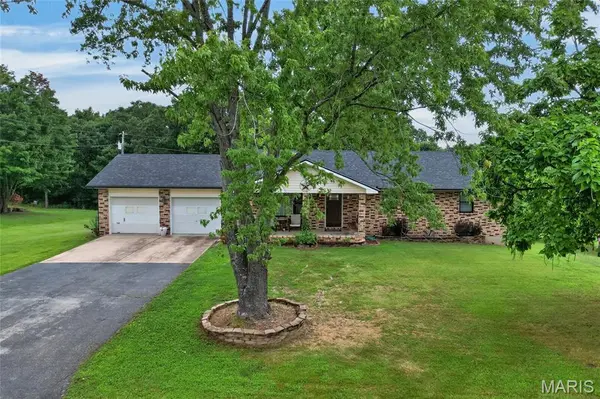 23301 Rainbow LN, Waynesville, MO 65583