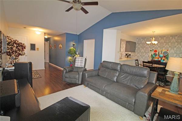 1141 Sunbolt DR #D, Mehlville, MO 63129