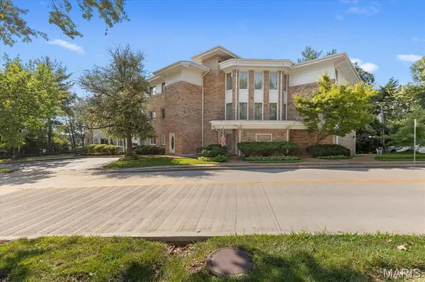11920 Old Ballas RD #101, Creve Coeur, MO 63141