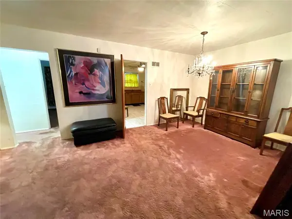 7534 Carleton AVE, University City, MO 63130
