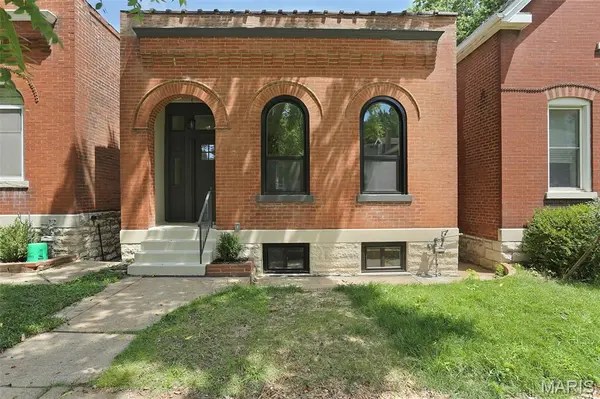5637 Reber PL, St Louis, MO 63139