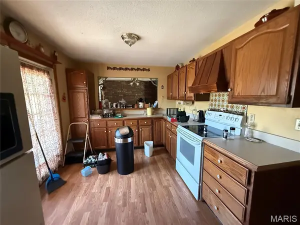 22 Victoria DR, Granite City, IL 62040