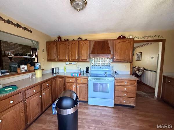 22 Victoria DR, Granite City, IL 62040