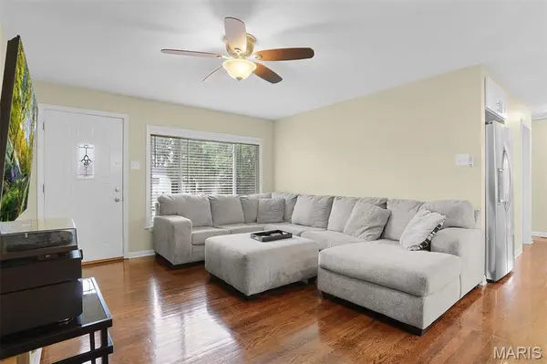 4212 Sweet Gum DR, St Louis, MO 63125