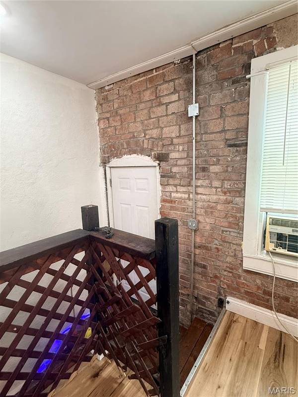 1901 Agnes ST, St Louis, MO 63107