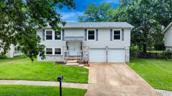 5817 Dove Meadow CT, Unincorporated, MO 63129