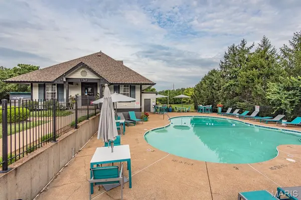 1231 Mangrove LN, Mehlville, MO 63125