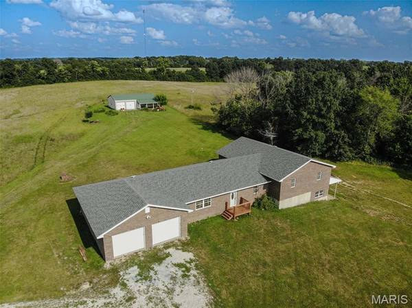 12818 Monroe Road 633, Santa Fe, MO 65282
