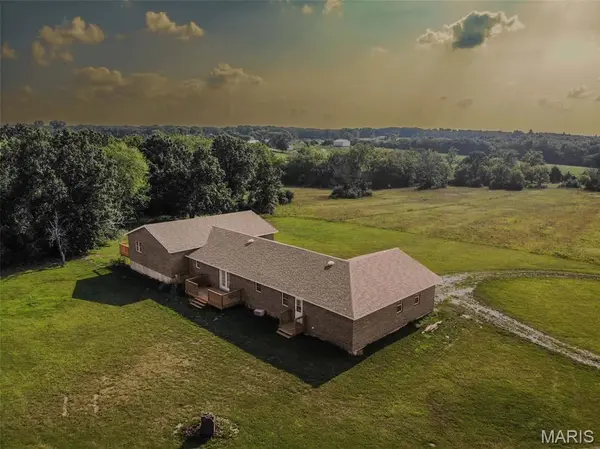 12818 Monroe Road 633, Santa Fe, MO 65282