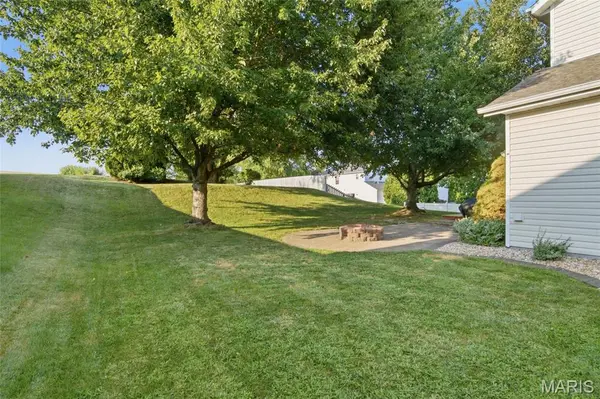 930 Benjamin DR, O'fallon, IL 62269