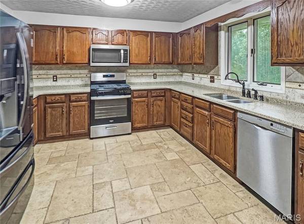 4600 Hilltop DR, Washington, MO 63090