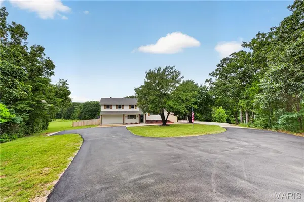 1530 Highway Am, Villa Ridge, MO 63089