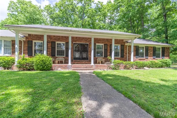 1103 E Cherry ST, Doniphan, MO 63935