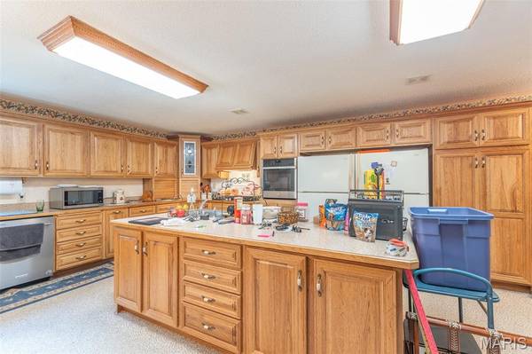 1103 E Cherry ST, Doniphan, MO 63935