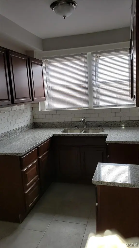 4943 Winona AVE, St Louis, MO 63109