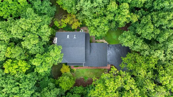 9 Wilderness LN, Defiance, MO 63341
