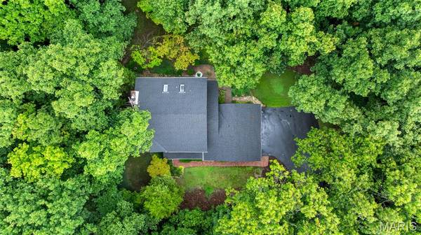 9 Wilderness LN, Defiance, MO 63341