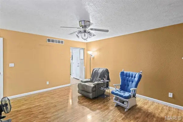 226 Donald ST, Cahokia, IL 62206