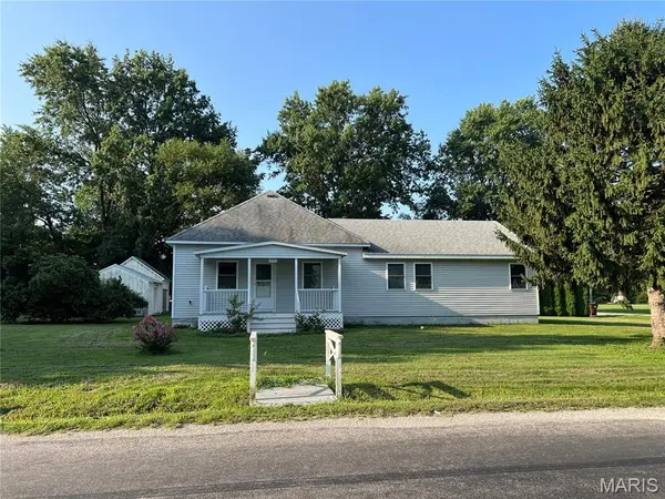 322 E Bertolino AVE, Nokomis, IL 62075