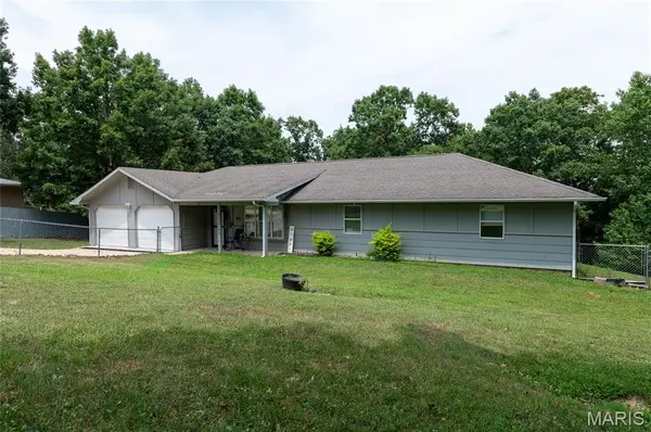 14423 Tailor RD, St Robert, MO 65584