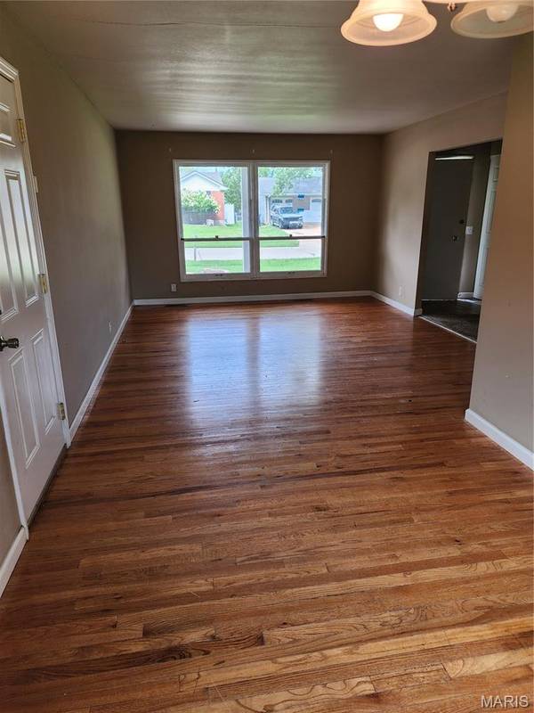 2960 Devonshire DR, Florissant, MO 63033