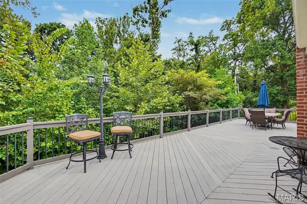 358 Ridgemeadow DR, Chesterfield, MO 63017