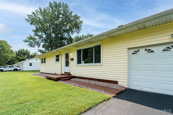 2434 Pine ST, Granite City, IL 62040