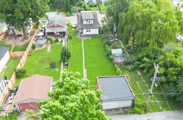 4015 Eichelberger ST, St Louis, MO 63116