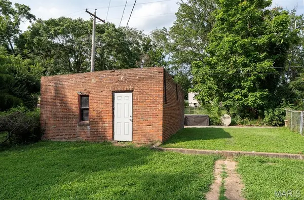 4015 Eichelberger ST, St Louis, MO 63116