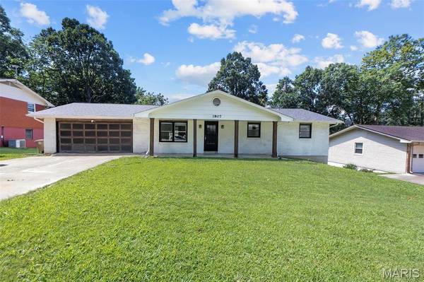 1807 Ricardo DR, Cape Girardeau, MO 63701